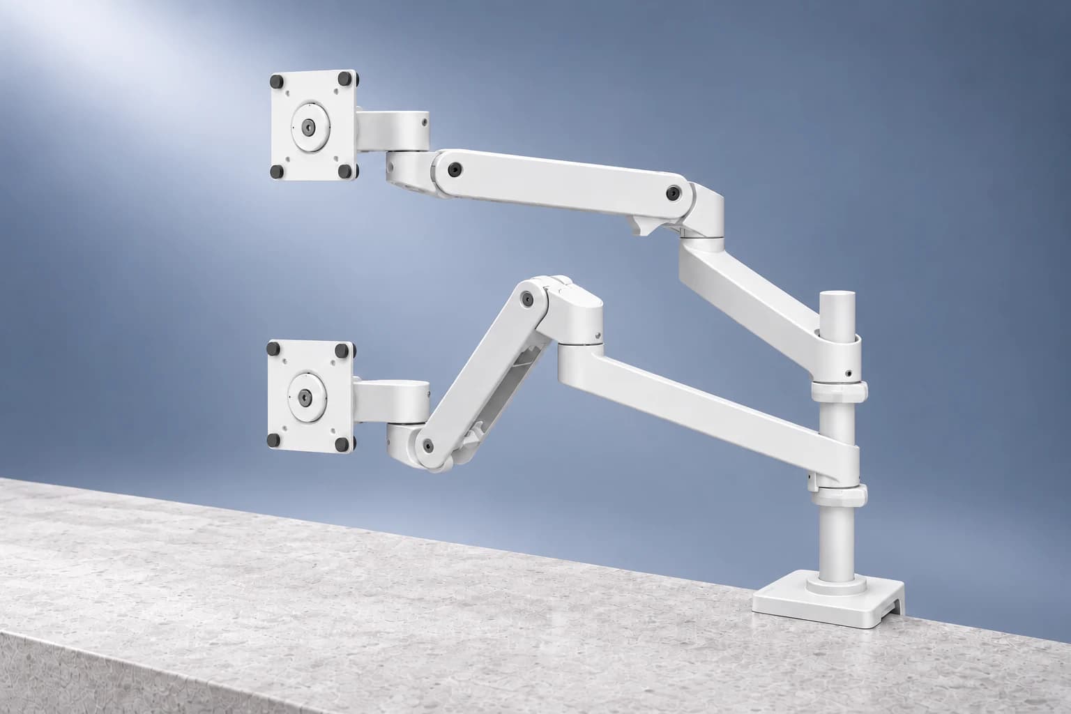Ergotron LX Pro Dual Stacking, vue de face en studio.