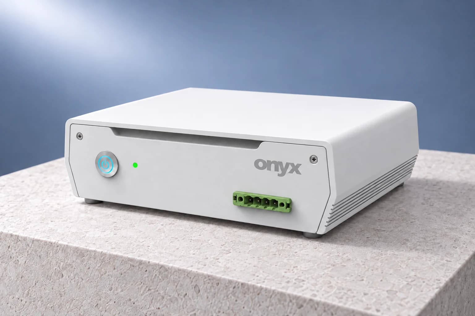 ONYX MEDPC-7300, vue de face en studio.