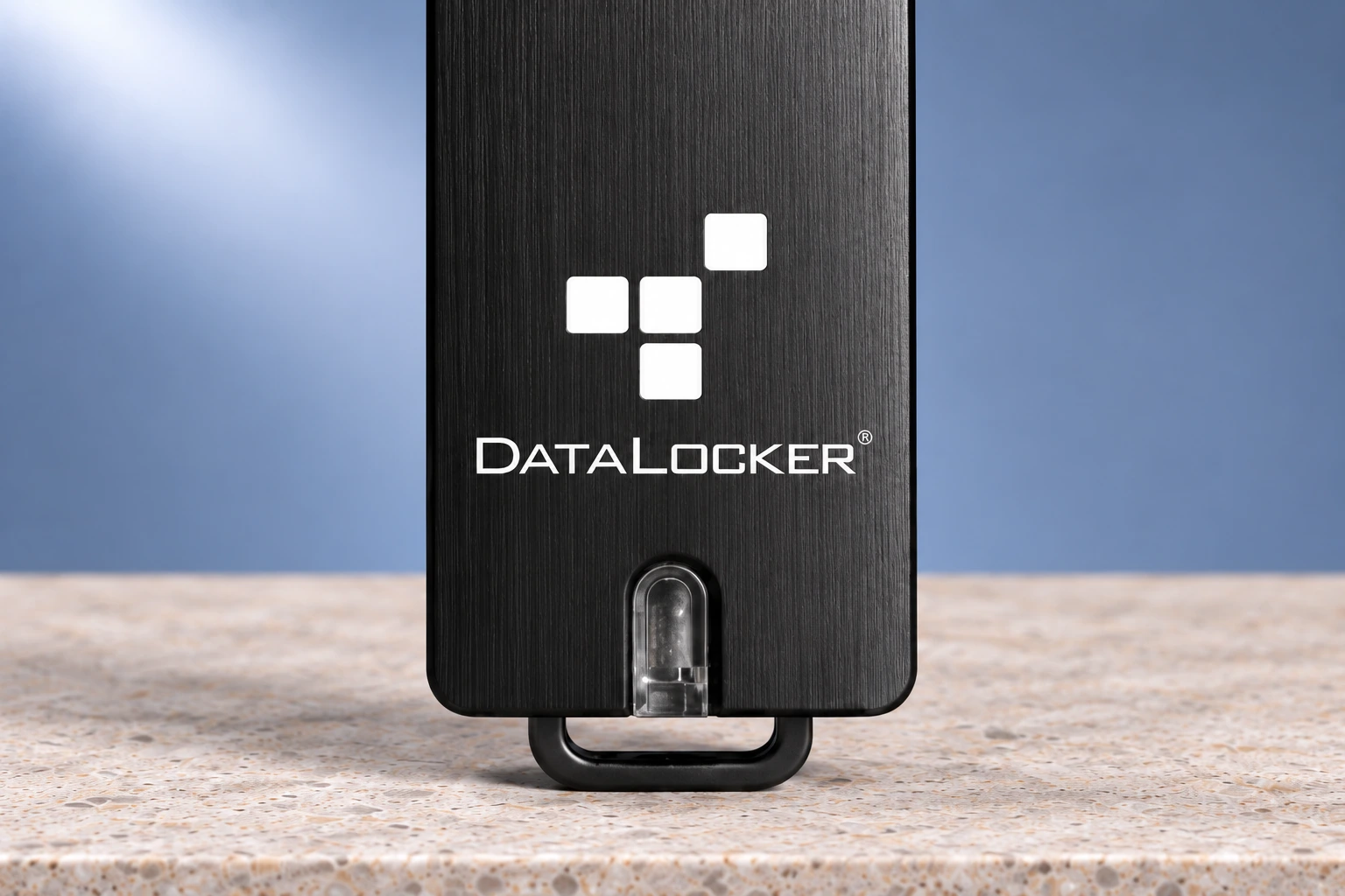 DataLocker Sentry 5, détail du produit en studio.