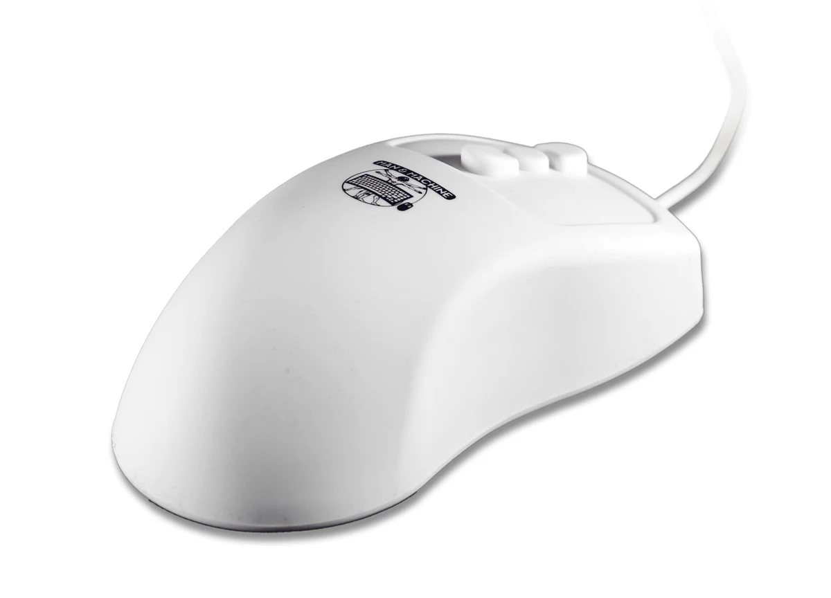 Souris médicale Man & Machine Petite Mouse blanche vue de trois quarts.