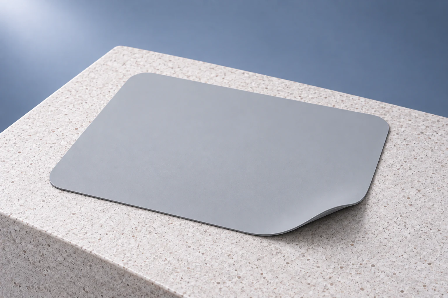 Man & Machine Mouse Pad · gris, vue de face en studio.